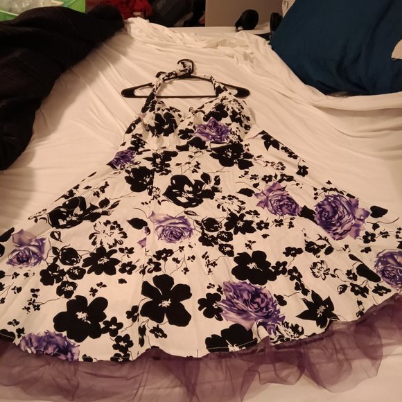 Black and White Floral Print with purple Flower Accents Dress - Picture 3 of 4